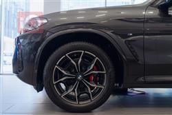 بی ئێم دەبڵیو X4